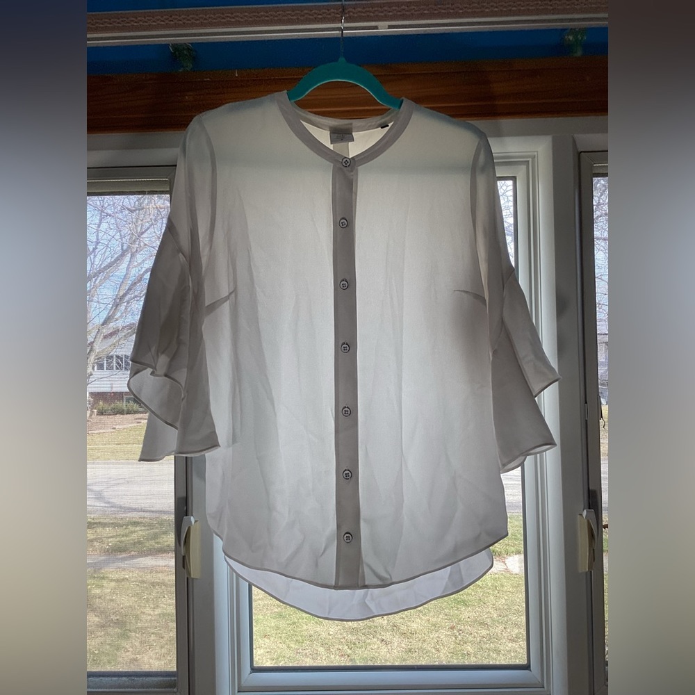 Cabi White Button Up Blouse with Flowey Sleeves Size Medium